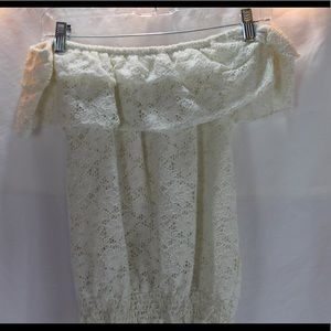 White lace ruffle off the shoulder cute top 🤍